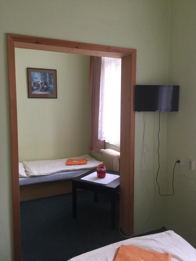Hotel Dvorak Chrast Luaran gambar
